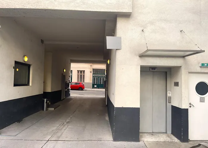 Stylish Home Near City Center