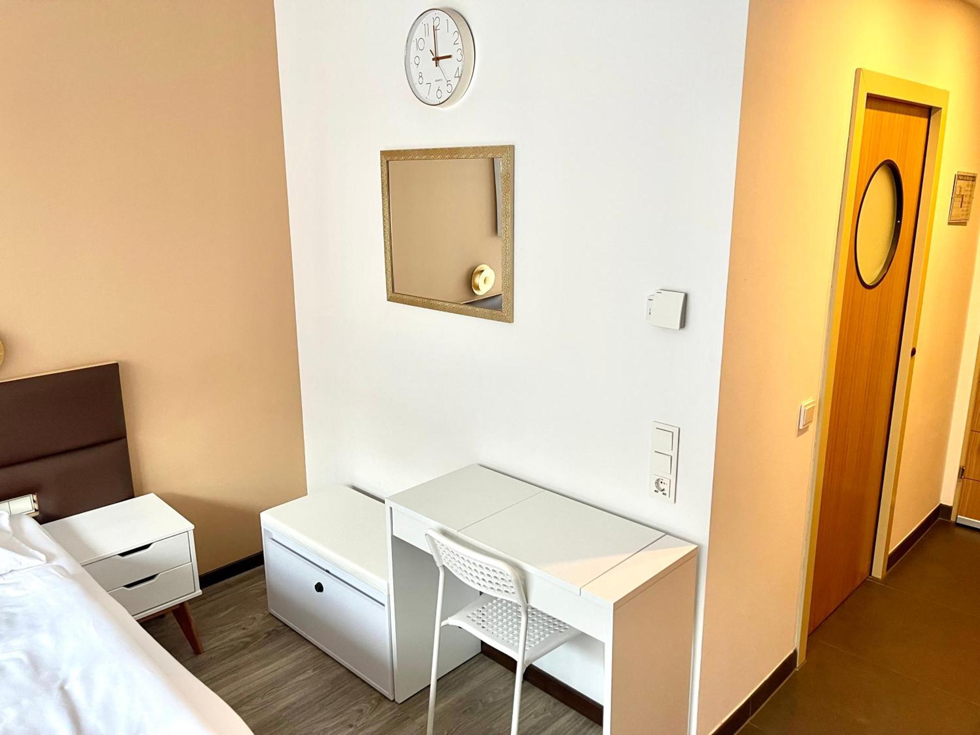 Stylish Near Center